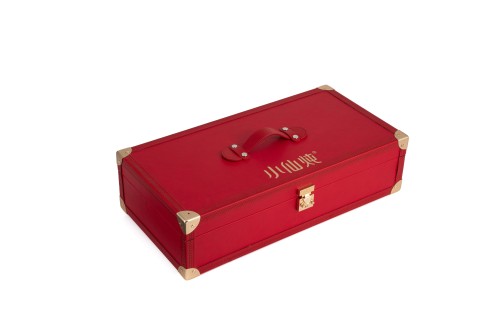 Royal-Inspired Gift Box